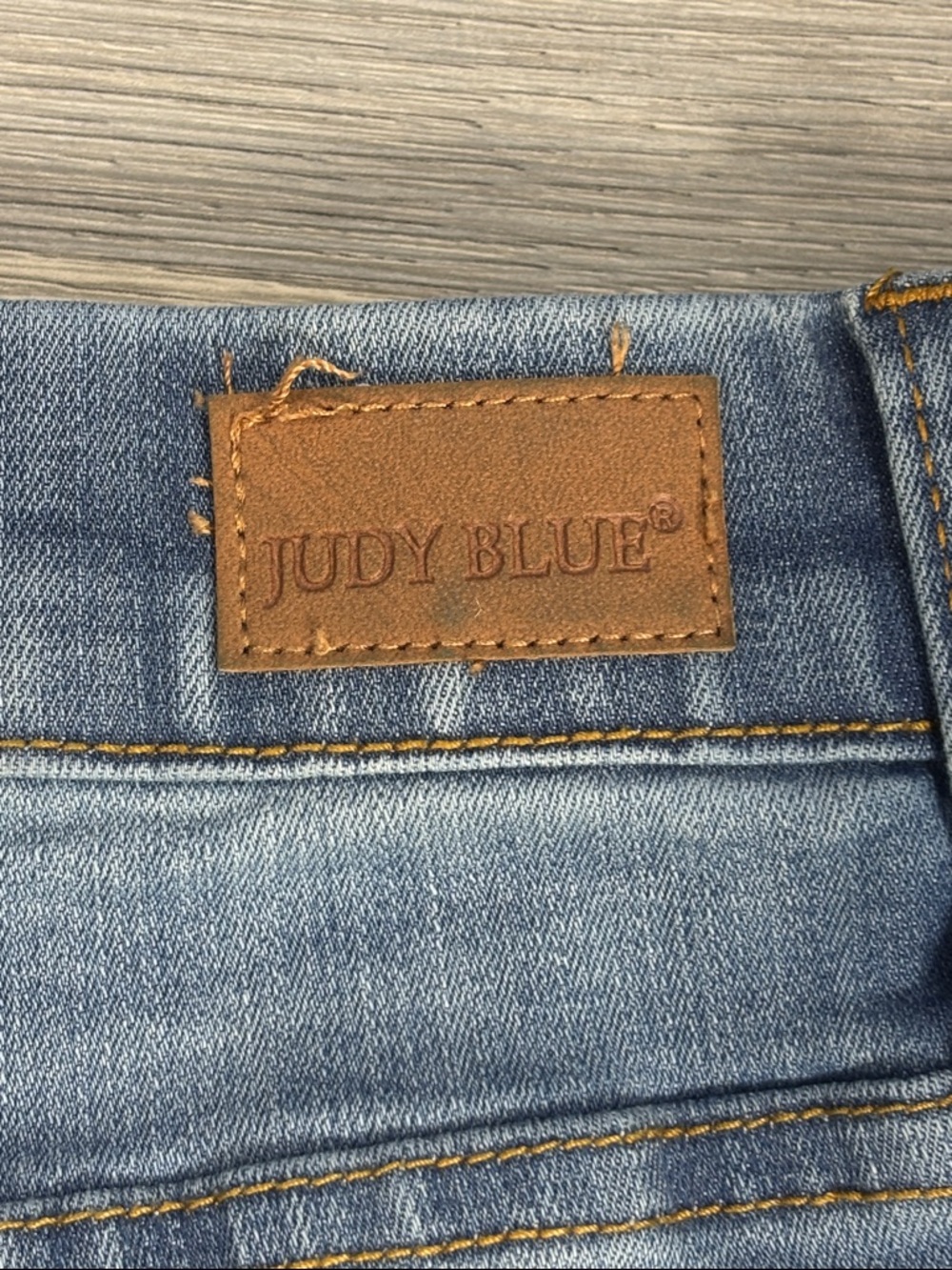 Judy Blue Light Wash Pull on Denim Shorts - 3XL - Picture 4 of 6